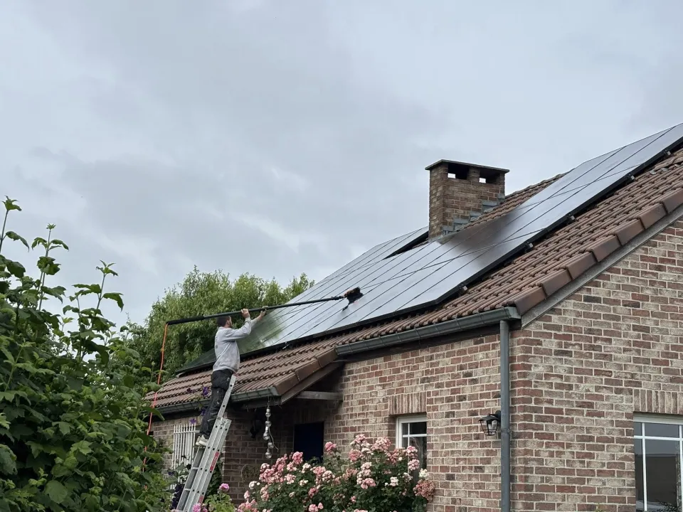 Nettoyage de panneaux solaires